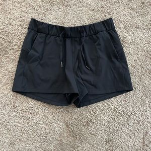 Lululemon On the fly shorts